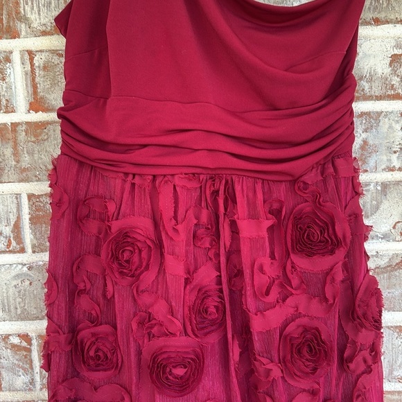Enfocus Studio Wine one Shoulder Rosette Party Dress - Picture 6 of 10